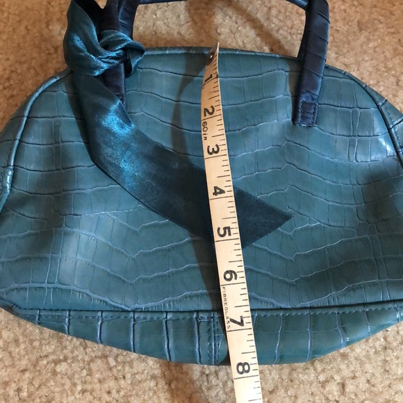VICTORIA’S SECRET - Croc Handbag with Silk Ribbon - Picture 9 of 10
